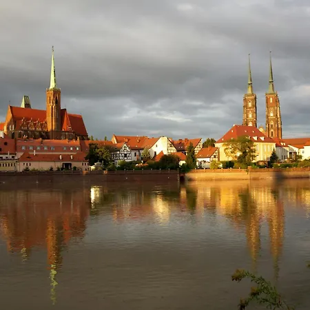 Oomph Old Town Apartman